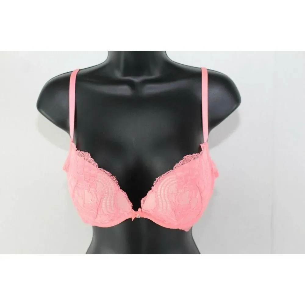 ladies victoria's secret bra size 34C